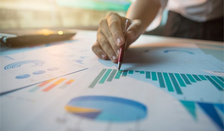 economists and lockdowns