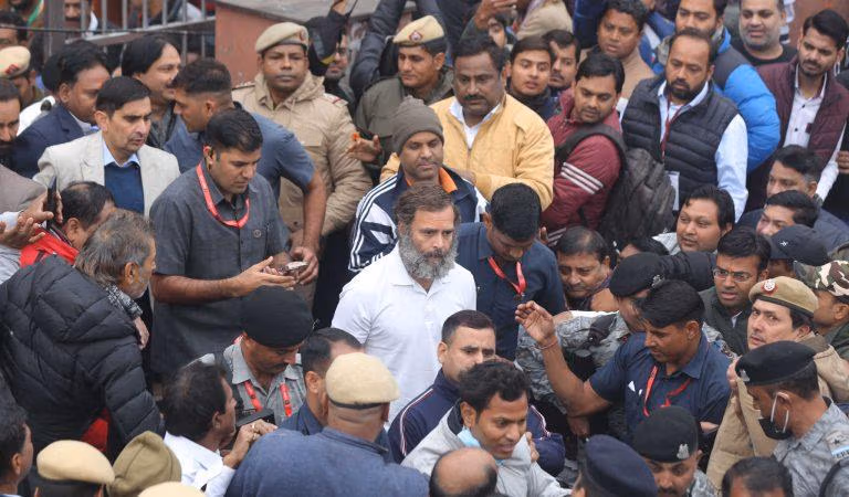 Демократия в условиях стресса