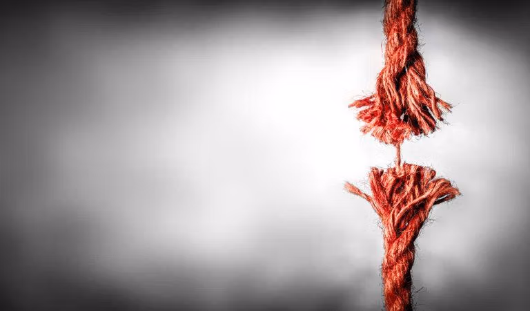 strzępiący się porządek