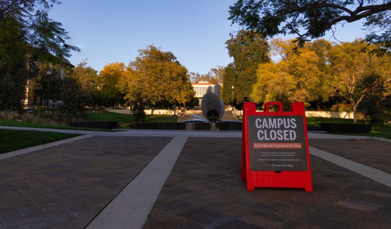 închiderea campusurilor
