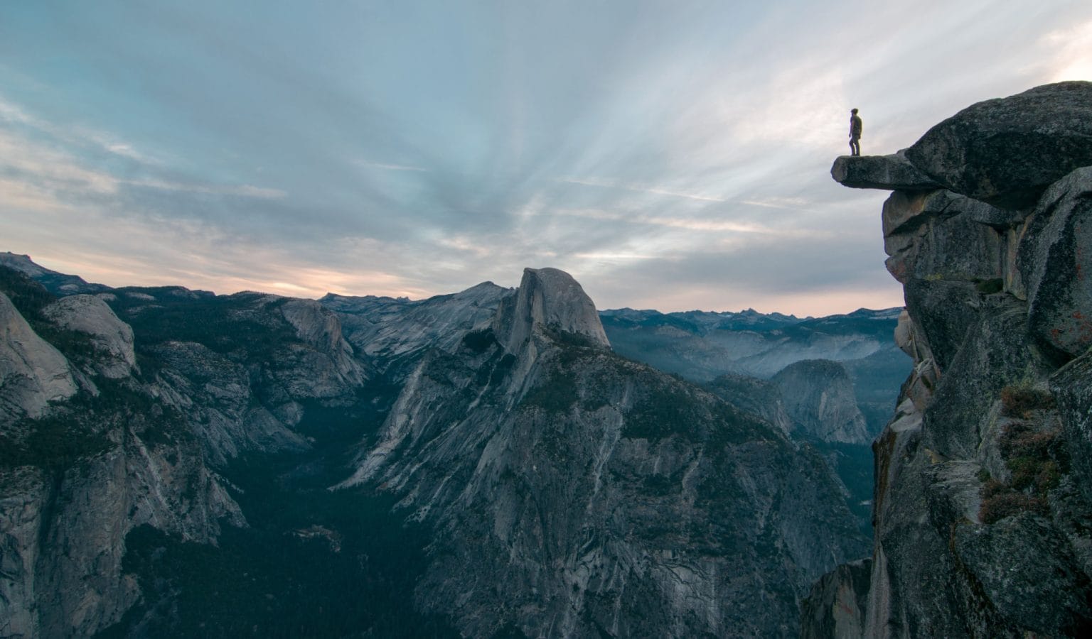 The best view comes , after the hardest climb cofee. Озеро пейто. The best view. Канада туризм. The best view comes after the hardest climb.