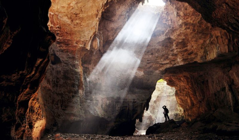 柏拉图的洞穴复活