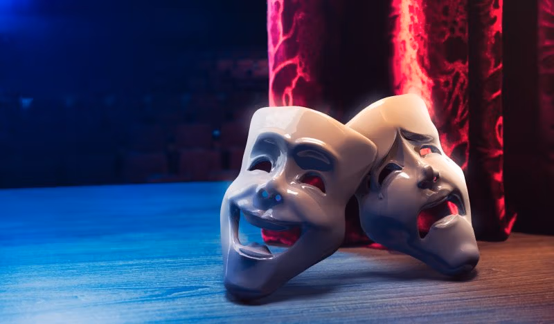 Una visió històrica del teatre polític actual