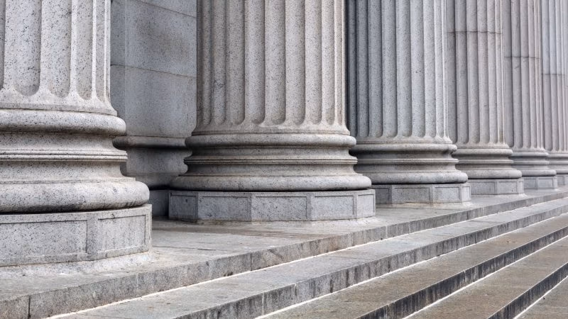 Što je država i tko je kontrolira?